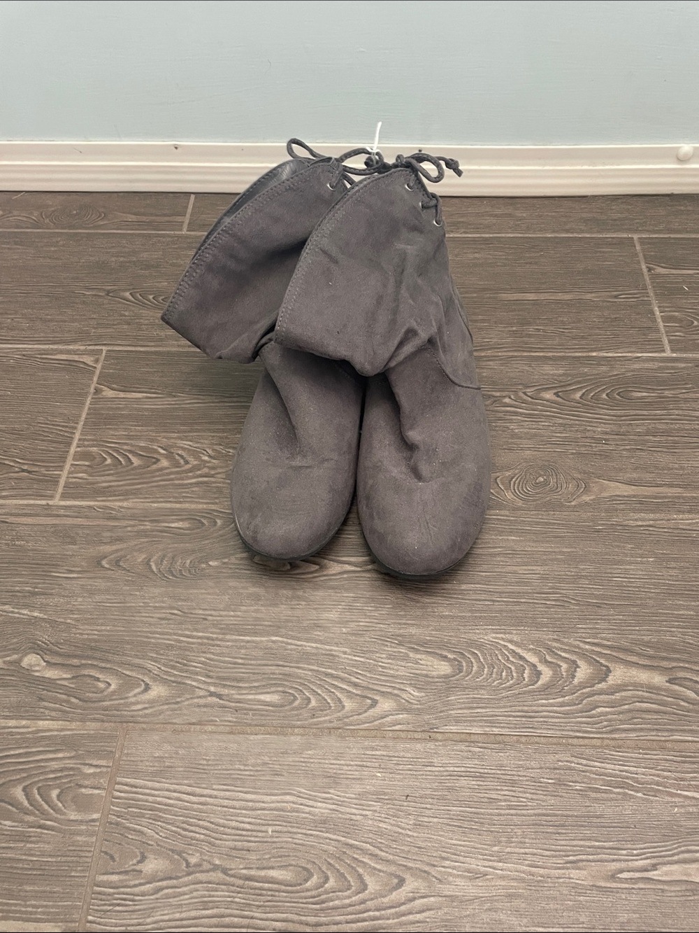 Arizona Jean Company Gray Suede Ankle Booties